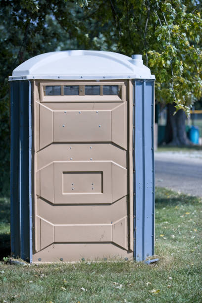 Portable Toilet Options We Offer in Ellinwood, KS